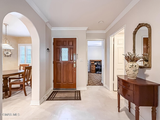 Building Photo - 29717 Strawberry Hill Dr