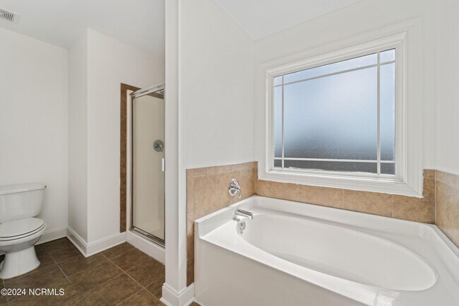 Building Photo - 262 Merin Height Rd