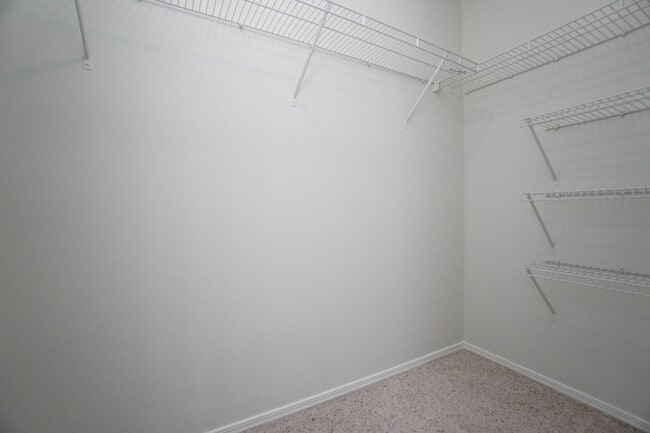 Building Photo - 16274 Silver Creek Ave