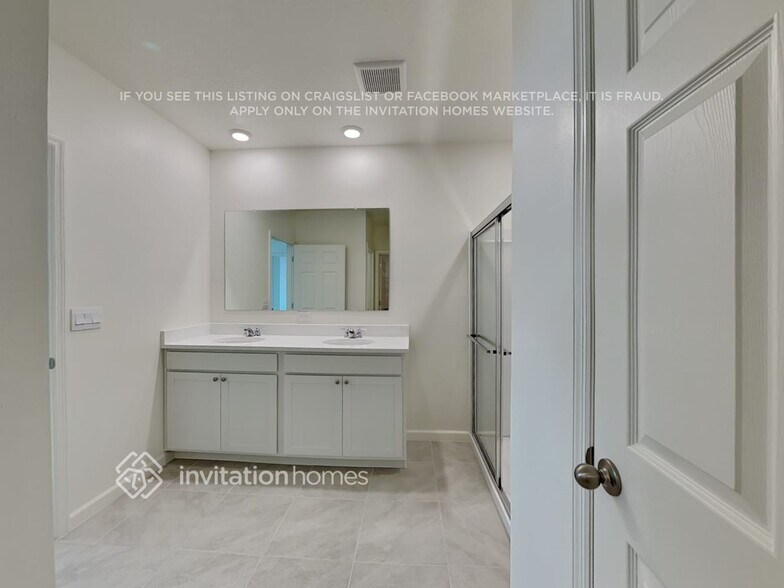 Building Photo - 1576 Raymore St NW
