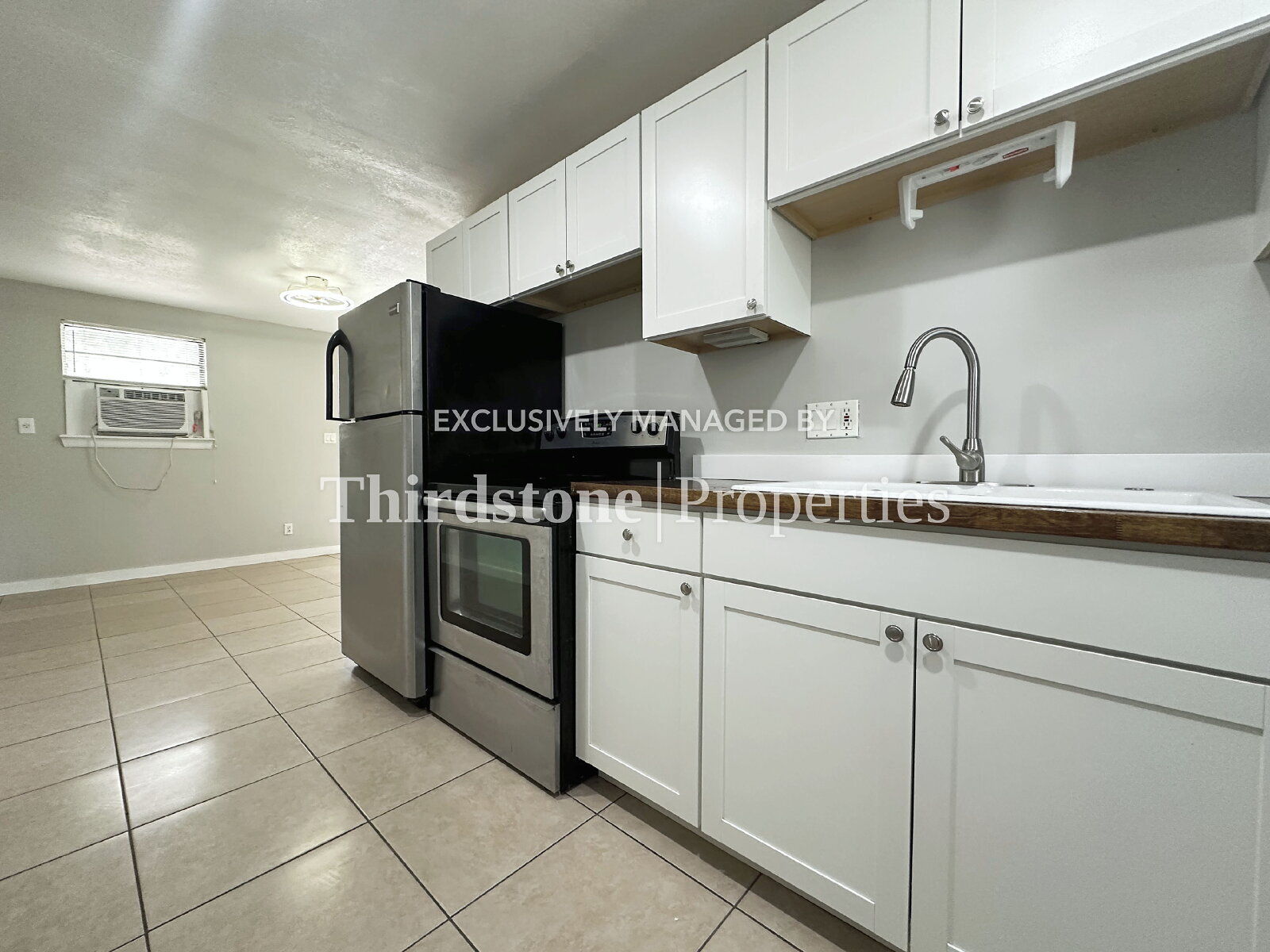 Building Photo - 1930 Park St