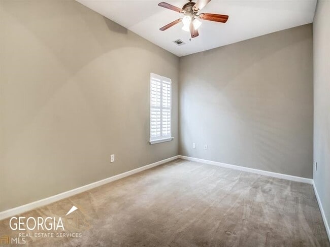 Building Photo - 54 Medallion Park