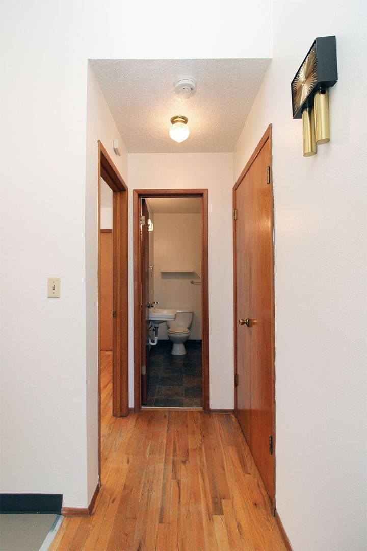 Building Photo - 631-631 NE 74th Ave
