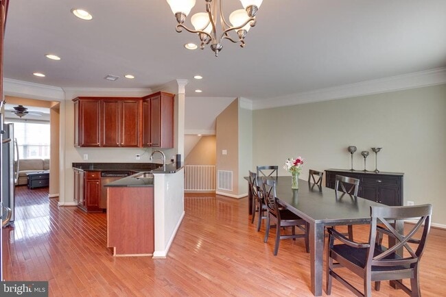 Building Photo - 43237 Highgrove Terrace