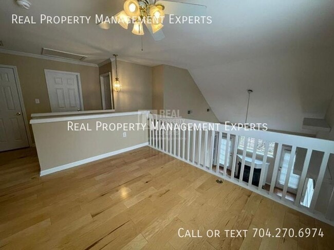 Building Photo - 840 Pelican Bay Dr