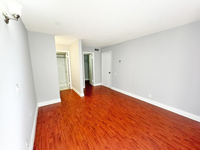 Building Photo - 4457 Treehouse Ln