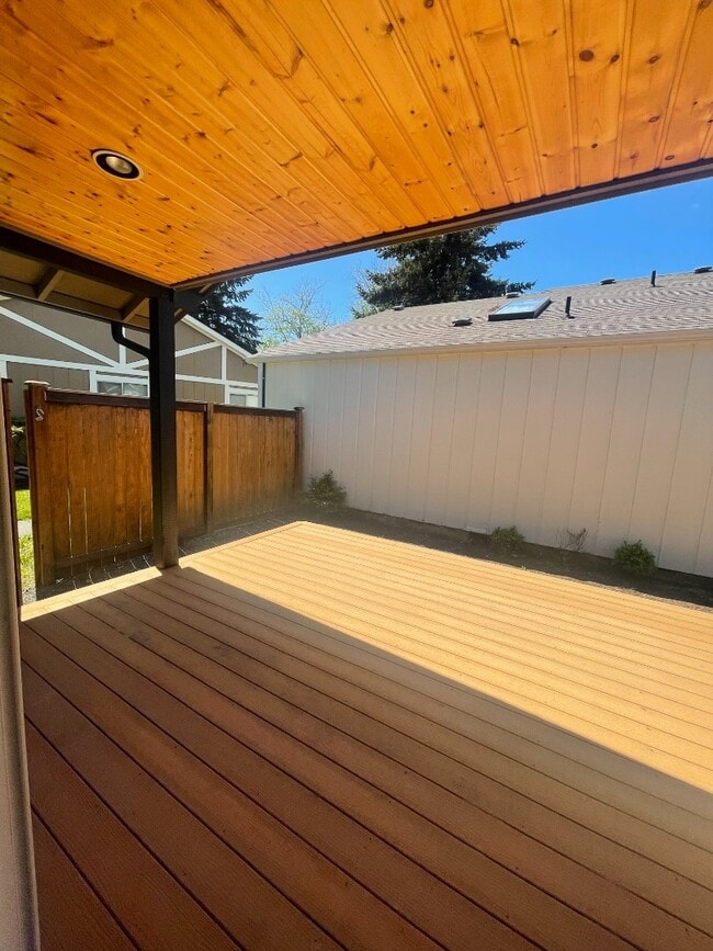 Building Photo - Cute 3 bedroom, 1 bath home located in The Meadows!