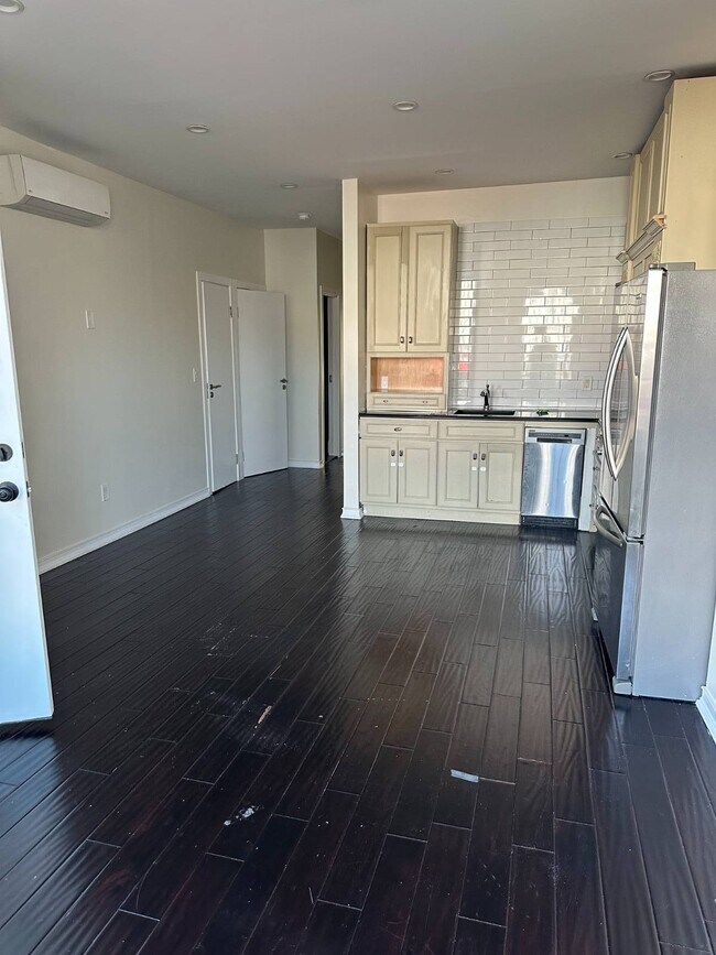 Building Photo - 560 Fountain Ave