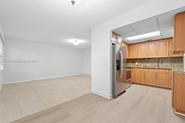 Building Photo - 800 SW 131st Ave