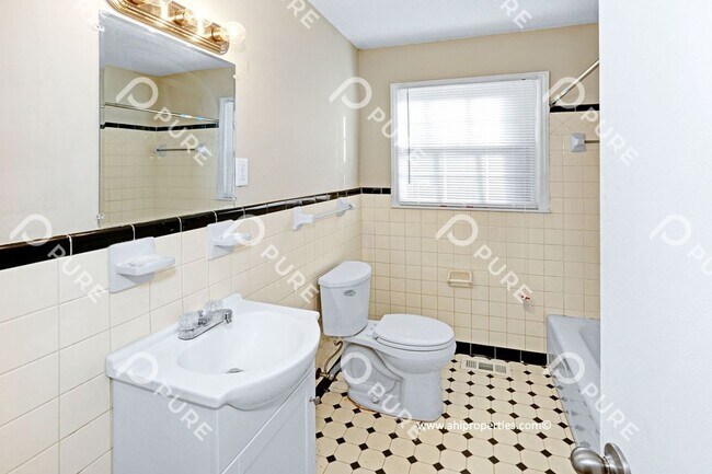 Building Photo - 107 Scotland Dr