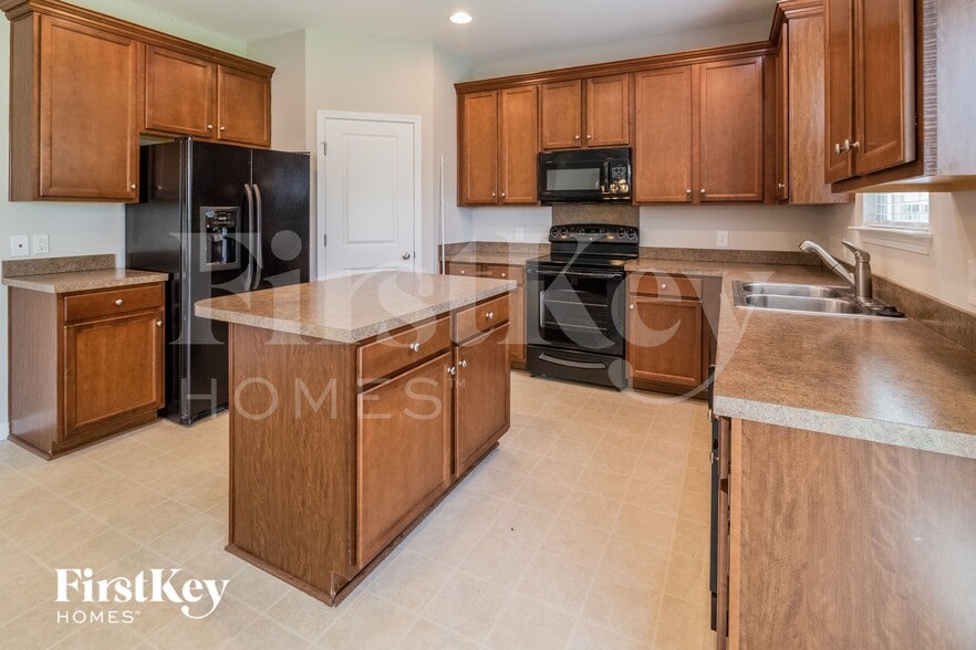 Building Photo - 200 Palmetto Village Cir