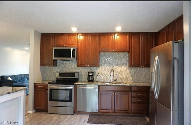 Building Photo - 22309 Rock Creek Cir