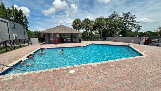 Primary Photo - 7421 SW 152nd Ave