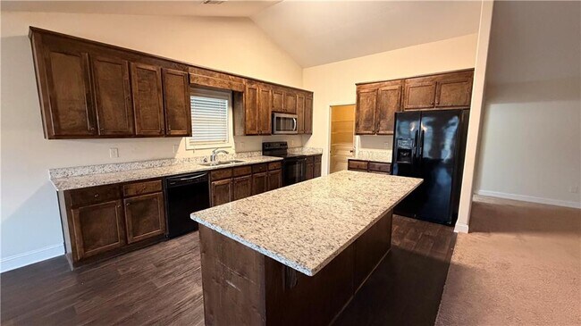 Building Photo - 1915 Soque Cir