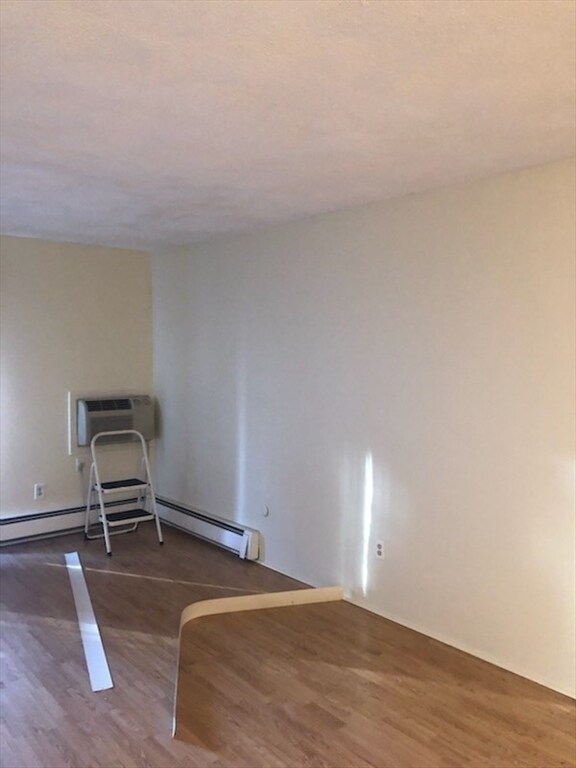 Building Photo - 245 Sea St