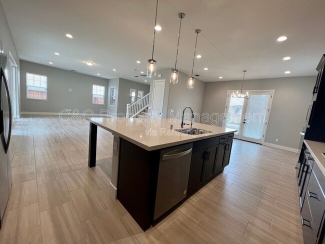 Building Photo - 476 Lassen Wy