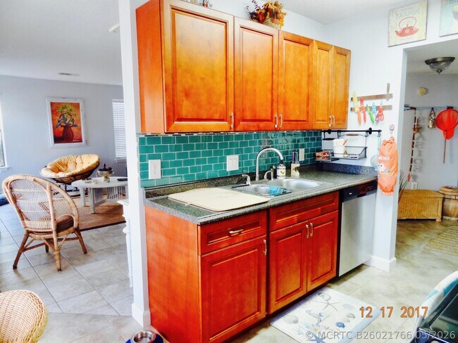 Building Photo - 225 S Tropical Trail