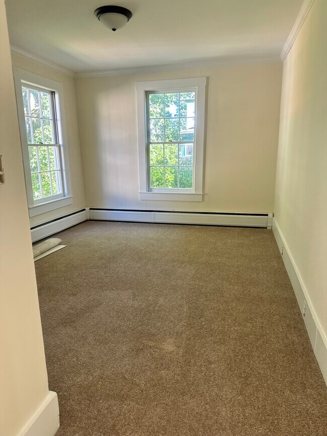 Building Photo - 19 Thorndike St