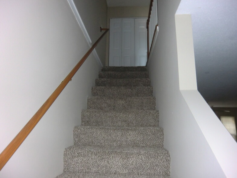 Building Photo - 428 Orchard View Ct