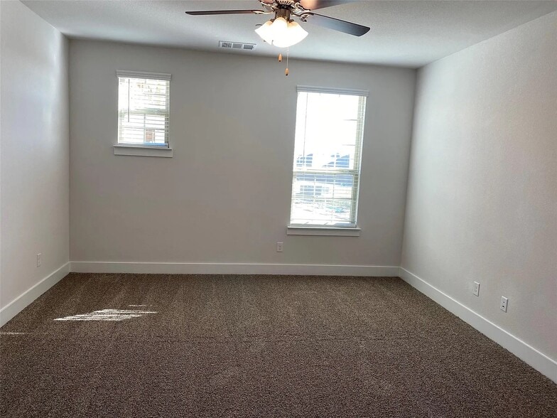 Building Photo - 2408 Magalia Ln