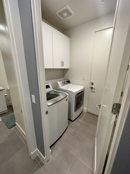 Building Photo - 80248 Whisper Rock Way