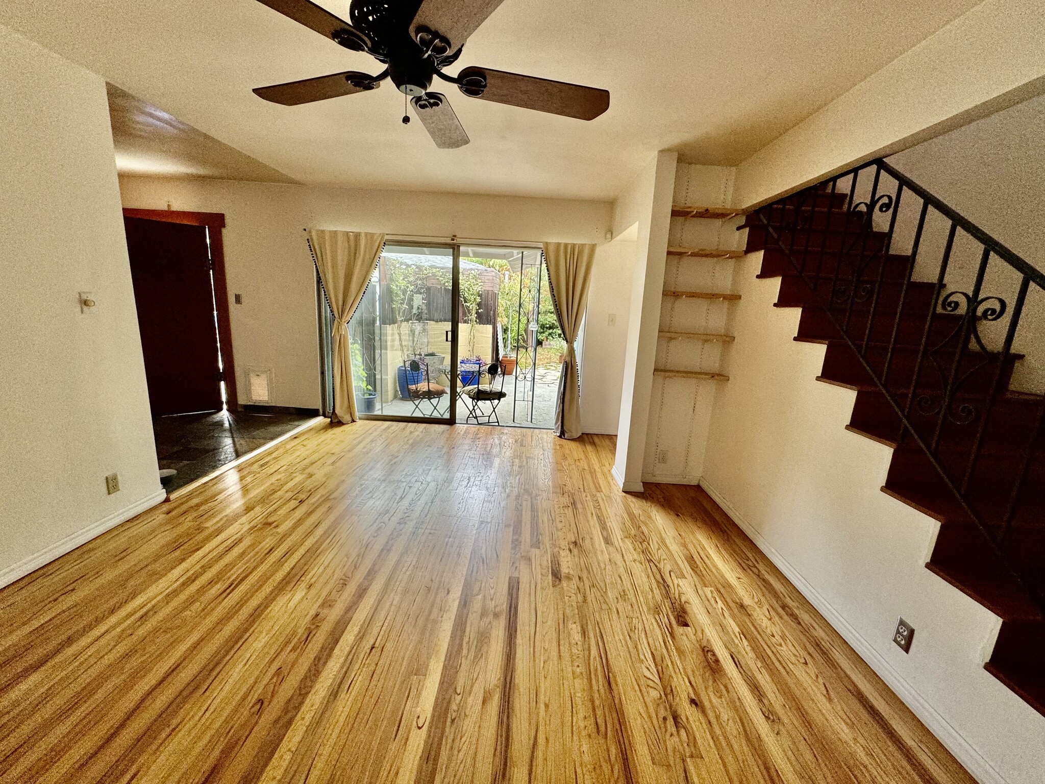 Large rear den looking into private, secluded - 3243 Mountain View Ave