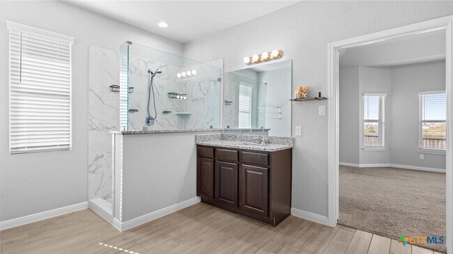 Building Photo - 3210 Roan St