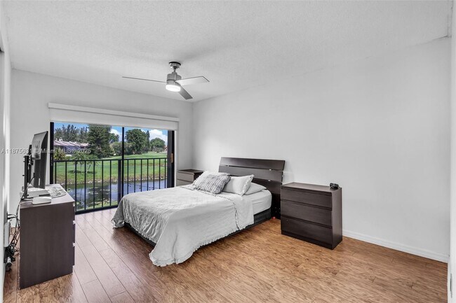 Building Photo - 9931 Costa Del Sol Blvd