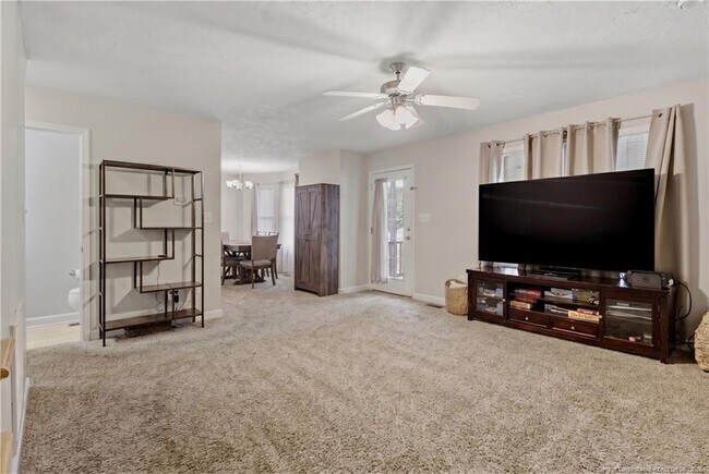 Building Photo - 420 Thorncliff Dr