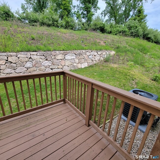 Building Photo - 19 Oak Meadows Dr