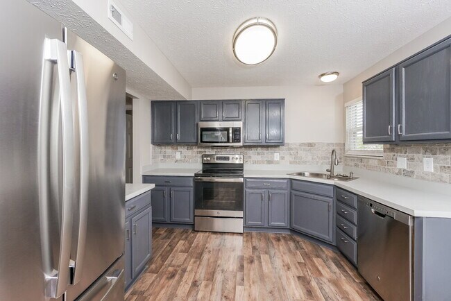 Building Photo - 2156 Turning Leaf Dr