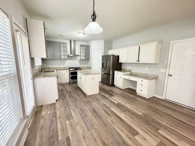 Building Photo - Fabulous Home in Ballantyne!!!