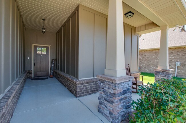Building Photo - HAMPTON COVE/ OWENS CROSSROADS AREA