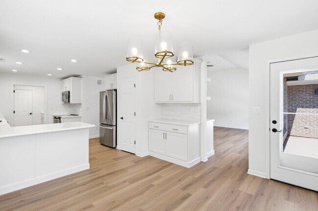 Building Photo - 3711 Shadow Glen Ct