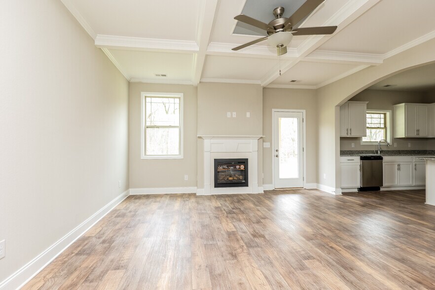 Building Photo - 1204 Black Oak Cir