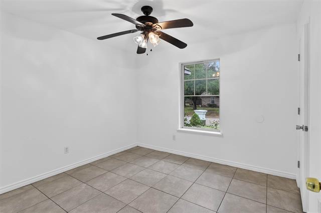Building Photo - 516 Post Oak Ln