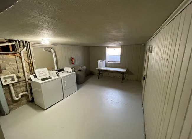 Building Photo - 3D Tour Available + Centrally located 1 be...