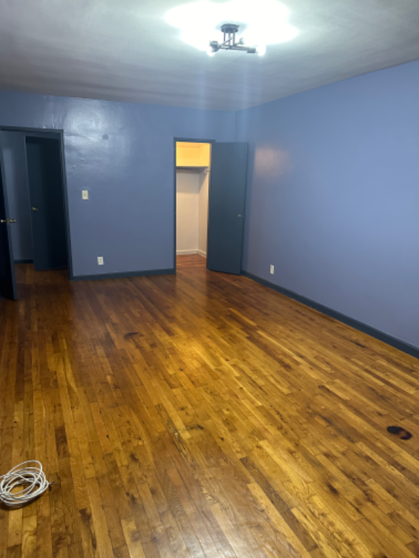 Building Photo - 1128 E 58th St