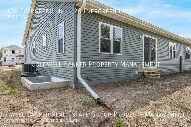 Building Photo - 128 Evergreen Ln