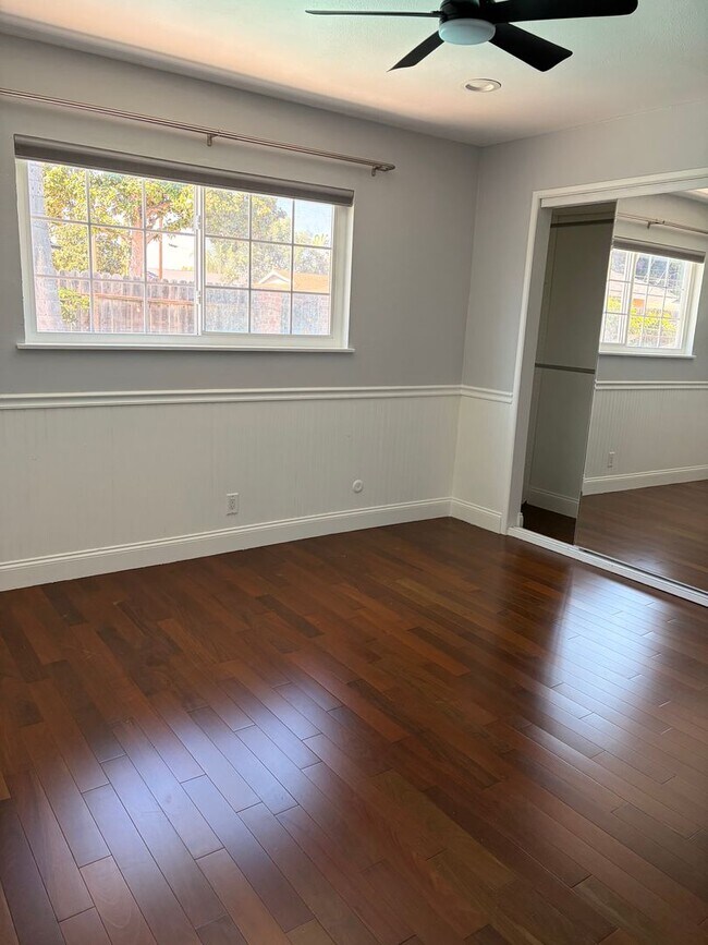 Building Photo - Charming 3 Bed 2 Bath Pool Home in City of Orange