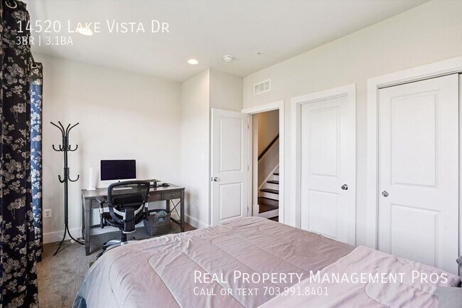 Building Photo - 14520 Lake Vista Dr