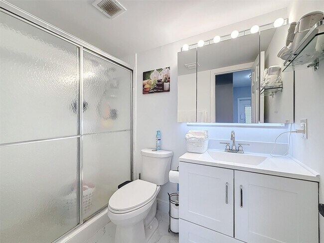 Building Photo - 2731 NE 14th Street Causeway