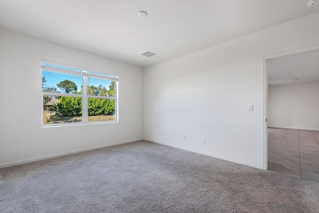 Building Photo - 3202 SW Martin St