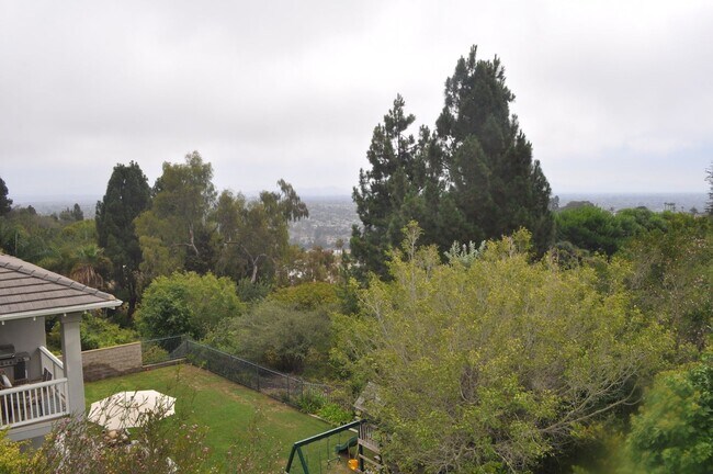 Building Photo - 4BR/3BA EXECUTIVE HOME IN EVER POPULAR RID...