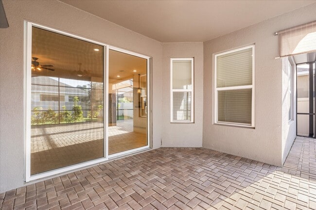 Building Photo - 3925 Green Sabal Dr