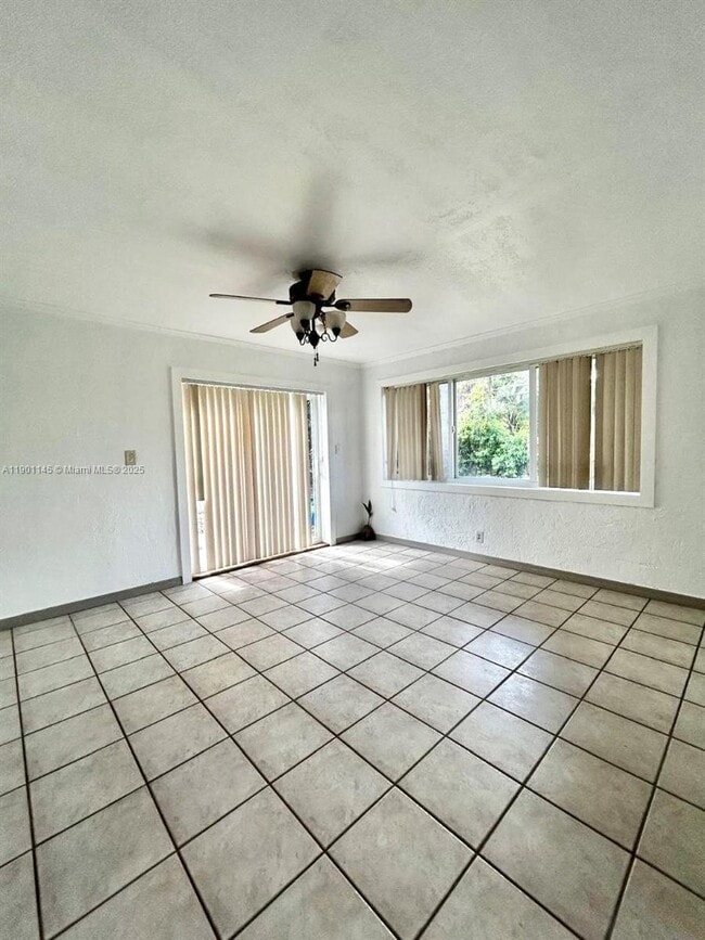 Building Photo - 1725 NW 9th Ave