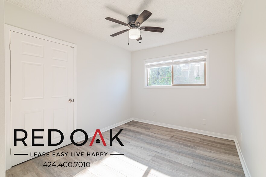 Building Photo - 4324 Walnut St