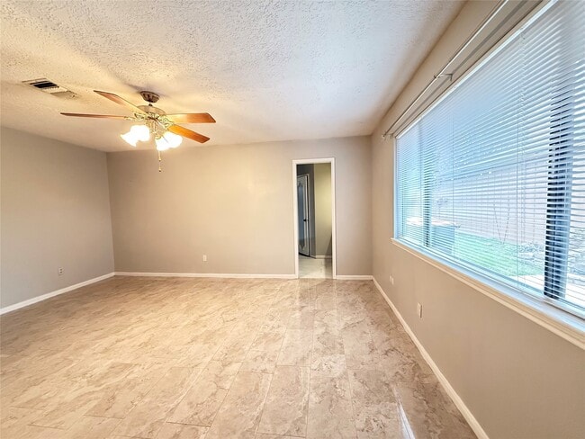 Building Photo - 9002 Sabastian Dr