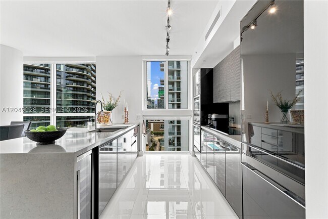 Building Photo - 1080 Brickell Ave