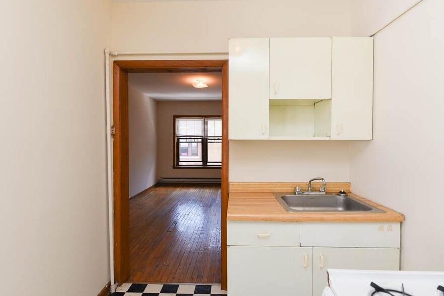 Building Photo - 2851 N Orchard St